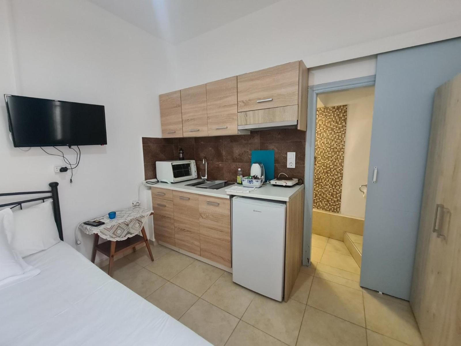 Aithra -Cosy Studio In Centre Of Poros Poros Town Bagian luar foto